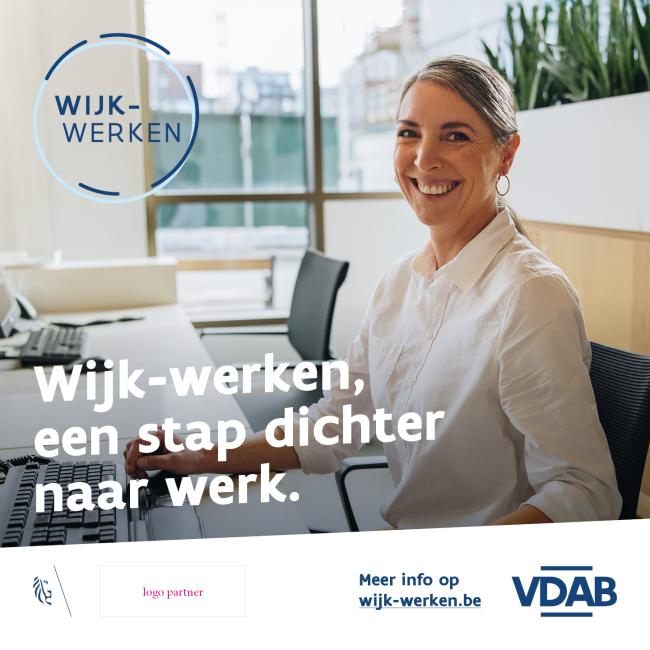 Vrouw aan bureau - Wijk-werken, een stap dichter naar werk__1080x1080